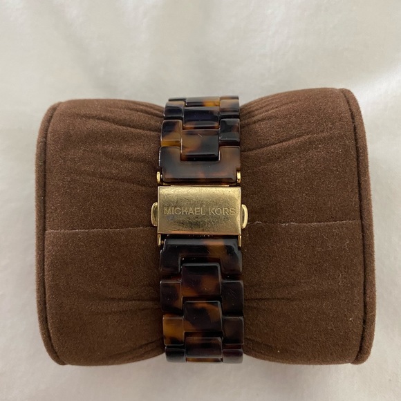 Michael Kors Tortoise Watch - Picture 2 of 4